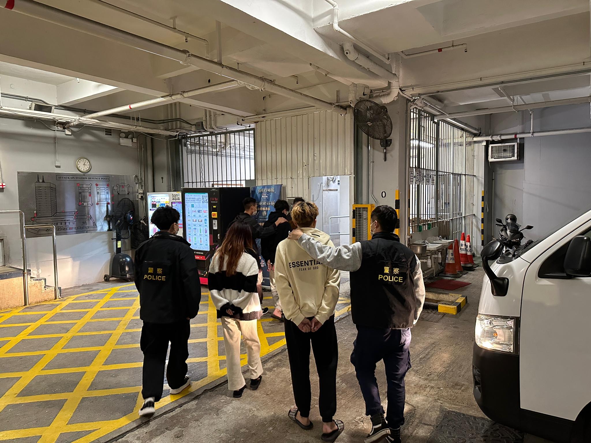 屯門搗毒品分銷中心拘3男女檢市值6萬元可卡因K仔