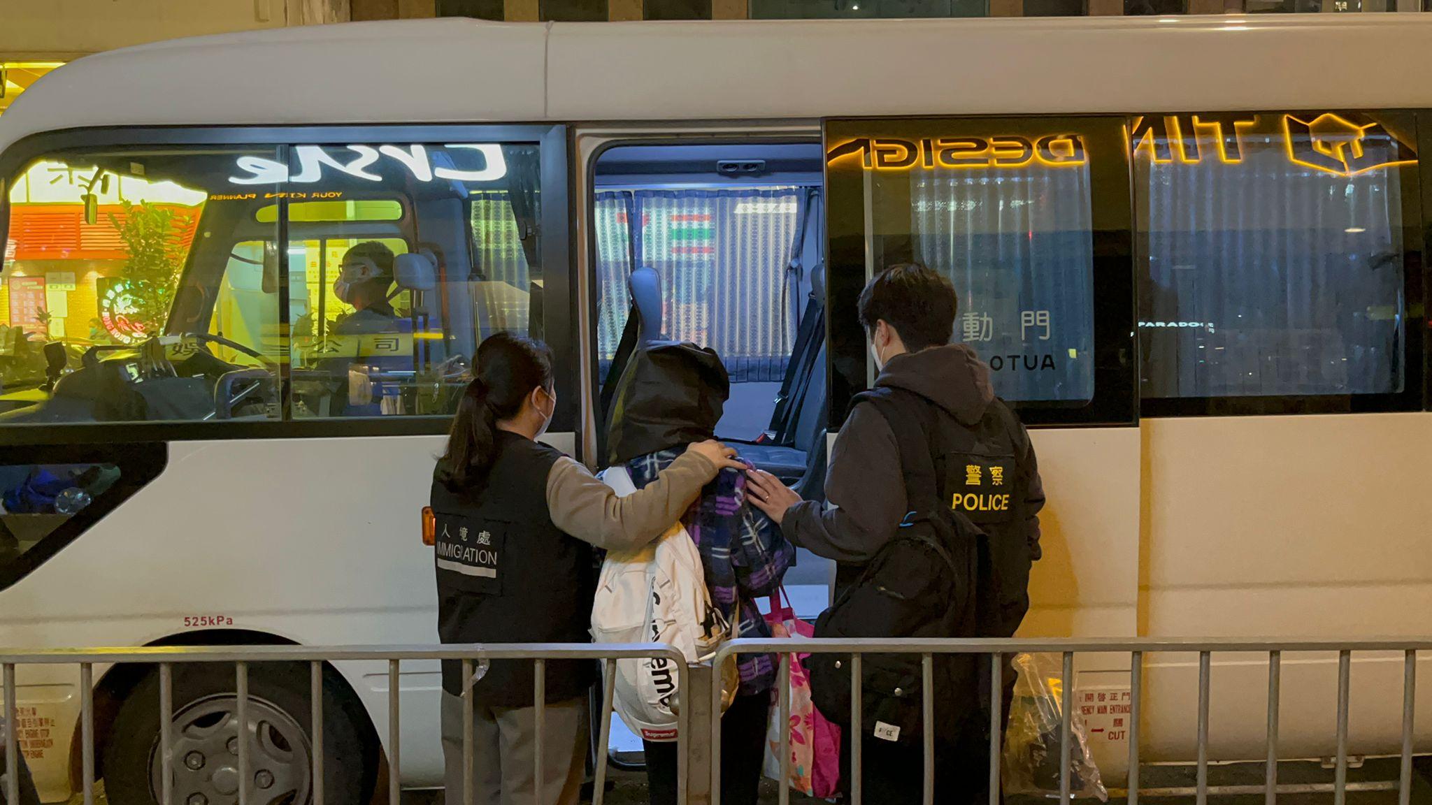 灣仔跨部門掃黃拘兩女涉違逗留條件