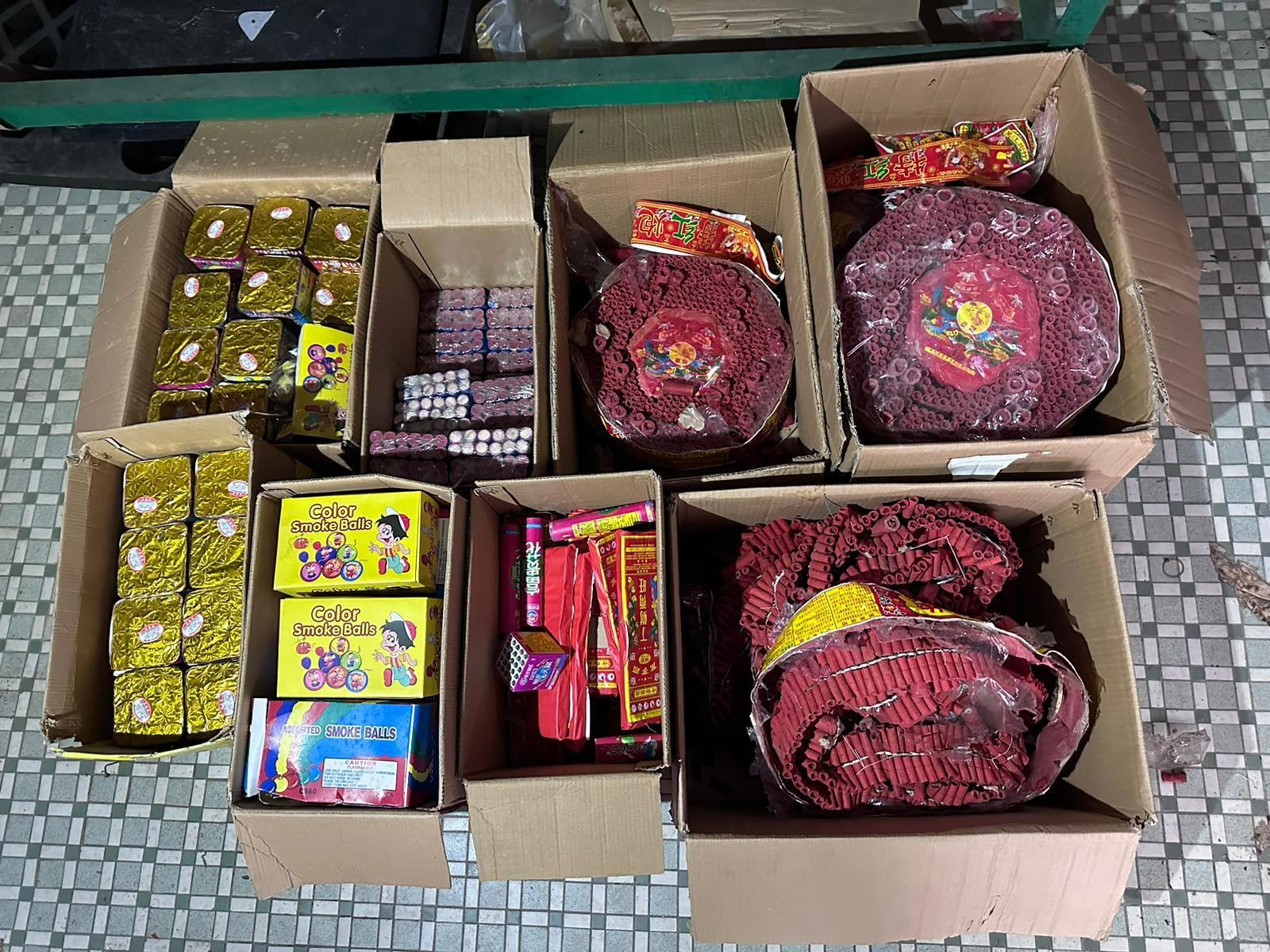 警方元朗檢約100公斤煙花爆竹　未有人被捕