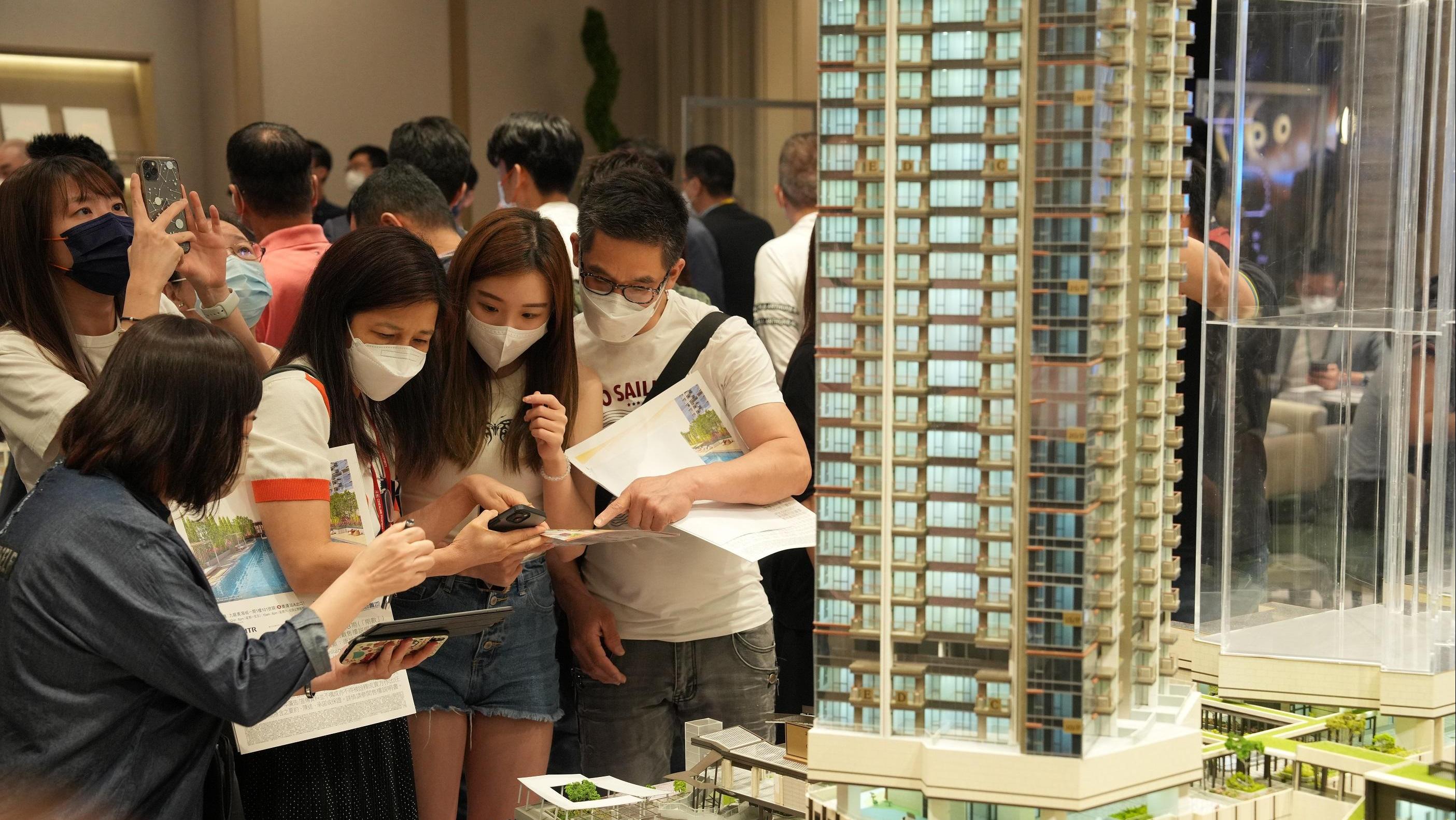 去年樓市交投淡靜，地產代理行業的佣金收入大減。(資料圖片)