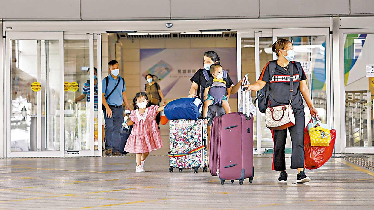 通關系統推出一度「大塞車」 可為3同行人士預約過關