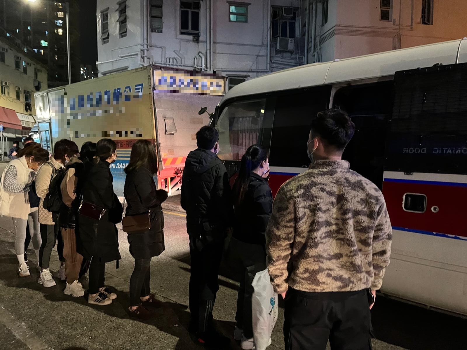 警方大埔搗非法麻雀賭檔拘9人　檢電動麻雀枱逾4000元現金