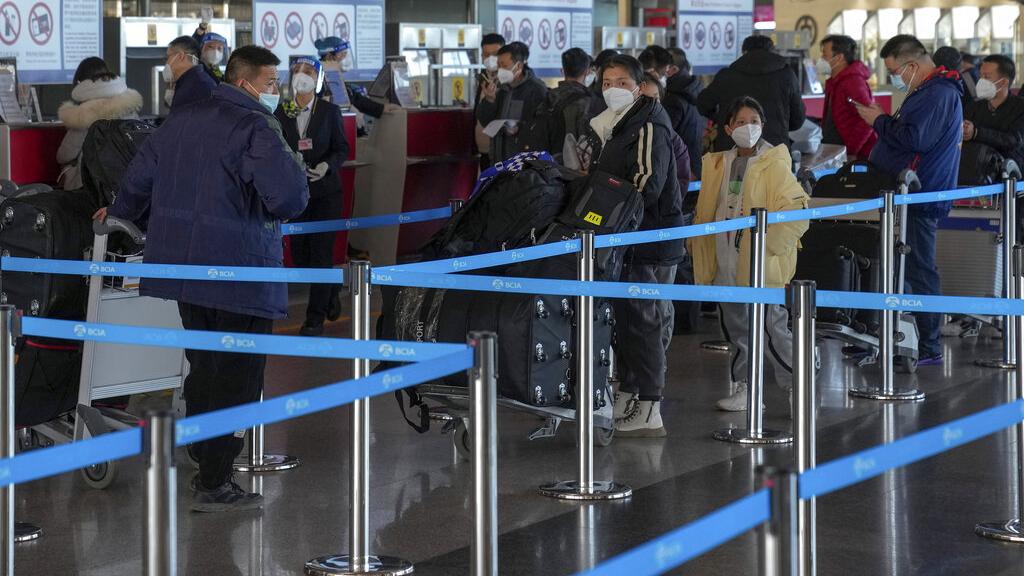 過去一周約8%中國入境日本人士確診。(美聯社)