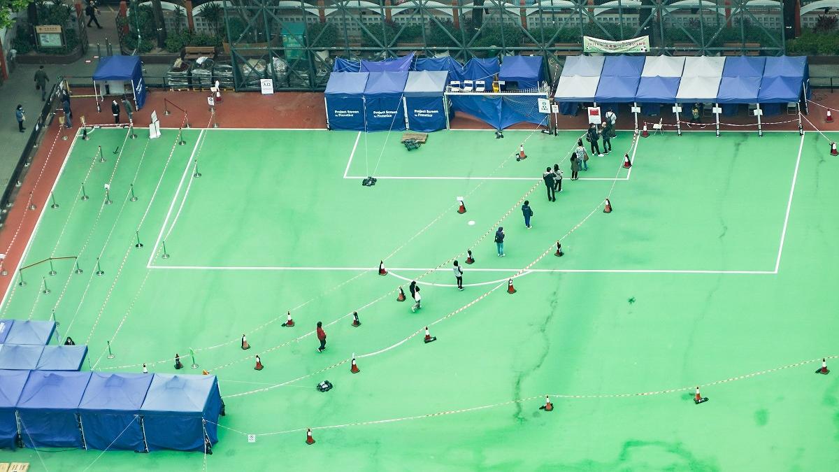 連日來大批市民到社區檢測中心或檢測站，為前往內地接受核酸檢測。(李睿哲攝)