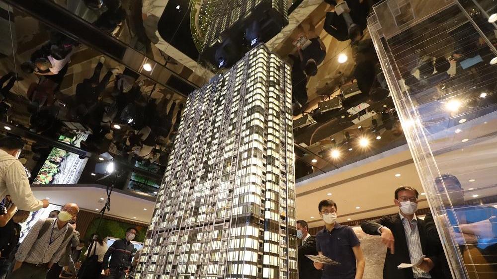2022年住宅物業買賣宗數創歷史新低，大部分發展商推遲一手項目開盤，令市場積存的未售出一手盤數量多達79,000伙。(資料圖片)