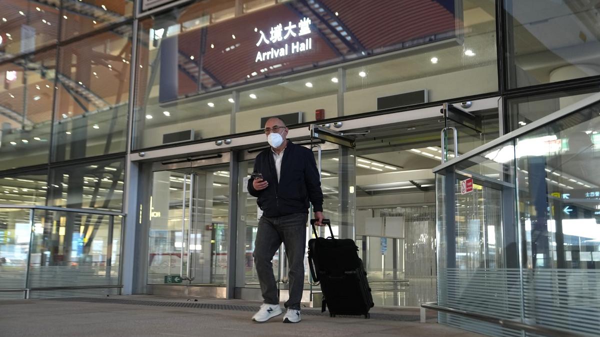 港珠澳大橋周日起，每日設有往返內地的免檢疫通關配額。(陳奕釗攝)