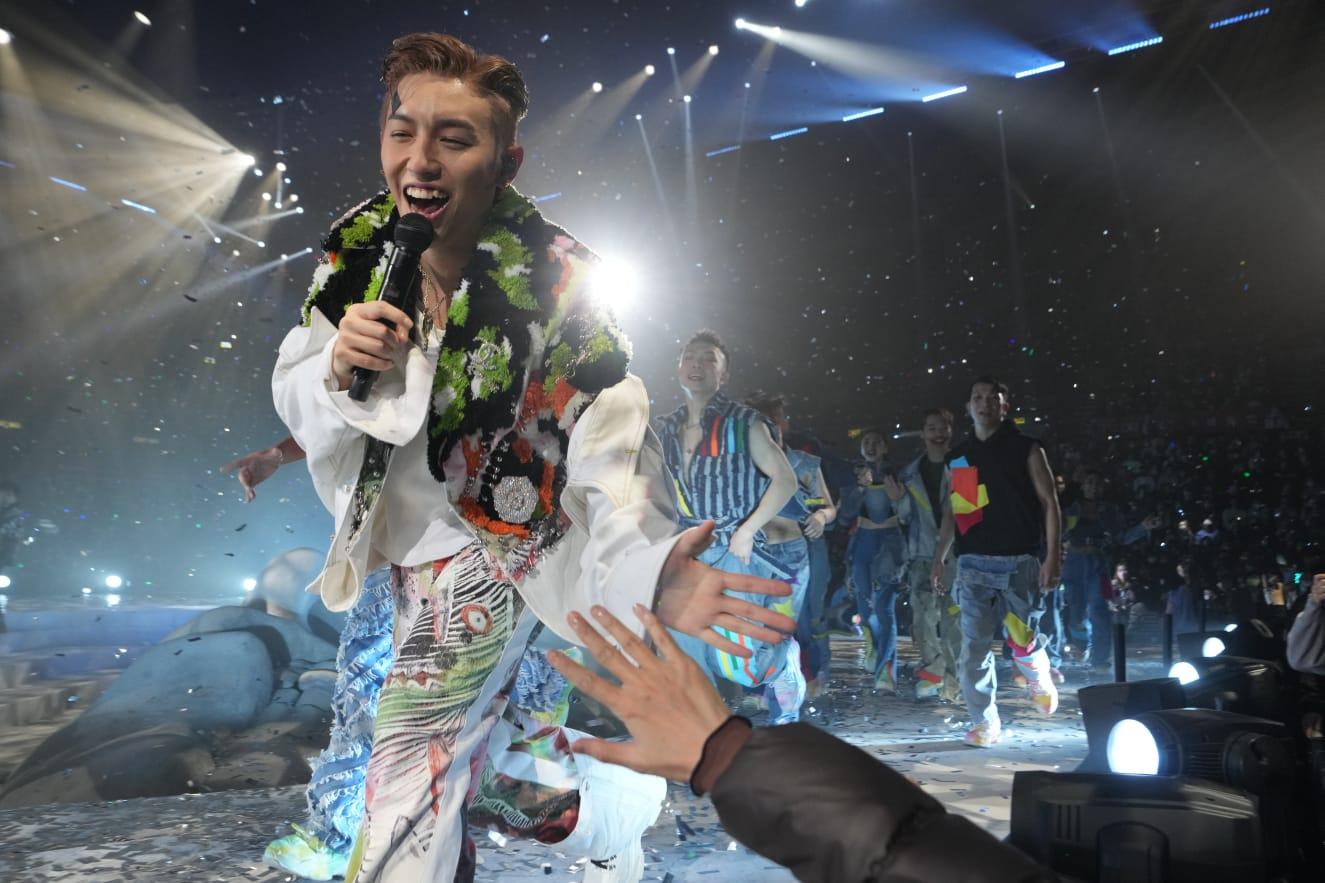 MC演唱會｜張天賦收大利是 同觀眾握手無有怕