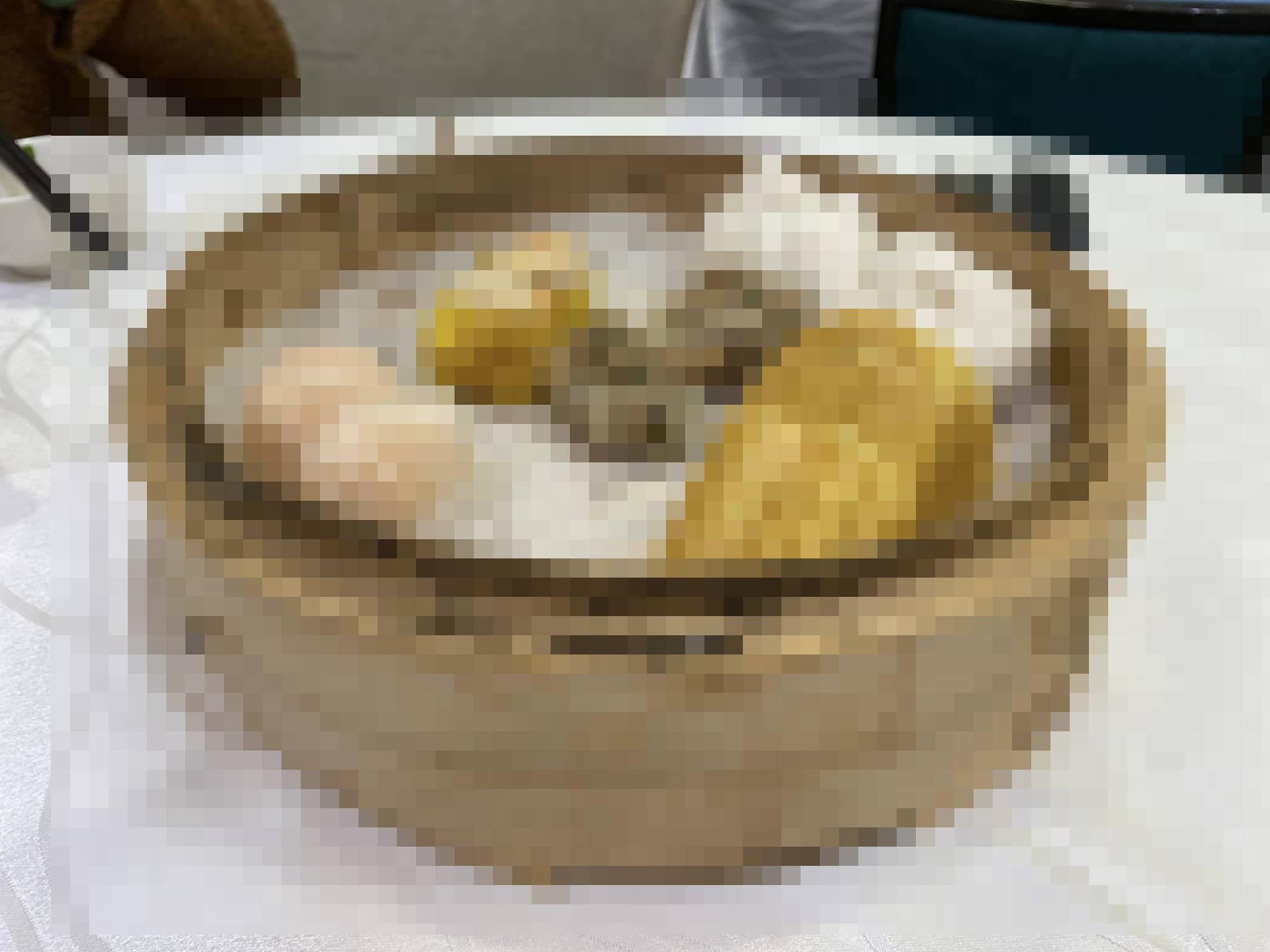 網上熱話｜筲箕灣酒樓點心蒸籠綑「萬年黑邊」　網民：黑松露嚟？