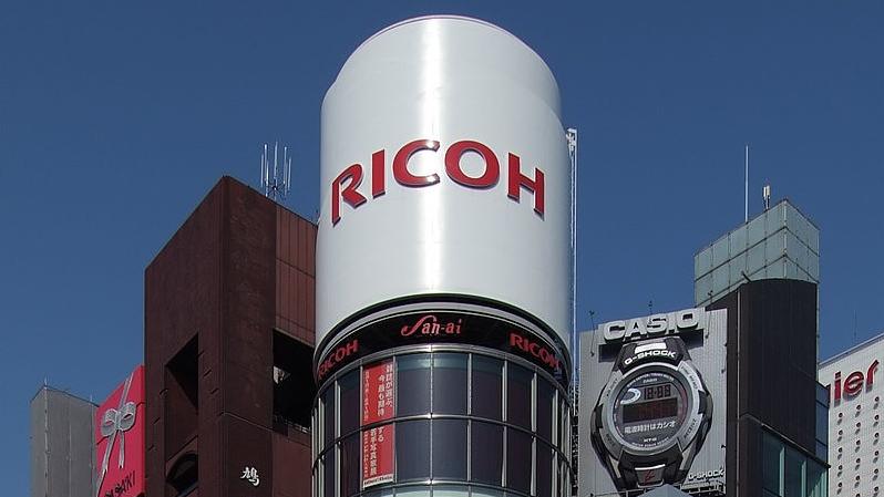 銀座三愛大樓的圓柱形外觀，已陪伴日本民眾及遊客走過60年。(互聯網)