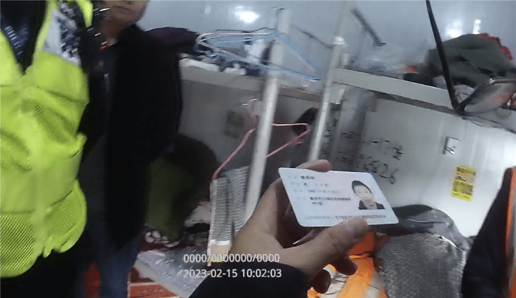 上海六旬男為打工 做假證「減齡」7年被處罰 網民心酸：他只是想活著