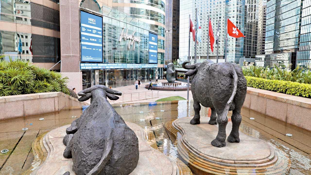 恒指連跌兩日，今反彈高開78點，車股造好。（資料圖片）