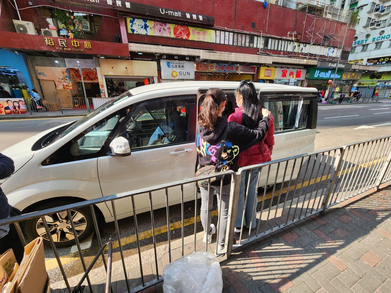 觀塘掃黃搗無牌按摩院及賣淫場所  9人被捕包括3外籍女檢避孕套潤滑油