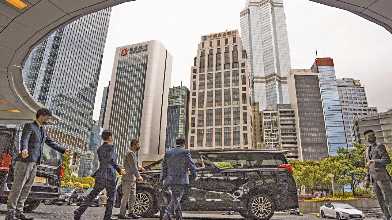 強弱逆轉｜加息尾聲 拆息回落 銀行股跑輸 大行叫沽恒生