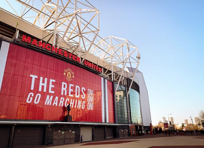 收購曼聯再起變數，馬斯克擬作收購，與英國首富及卡塔爾控股競爭。(網上圖片)