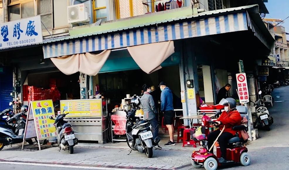 網上熱話｜一家八口霸兩枱點一碗粥捱罵 連留3個負評斥老闆無人情味