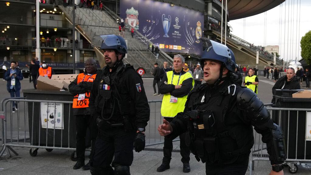 去年歐聯決賽引發場外的球迷騷亂。(美聯社)