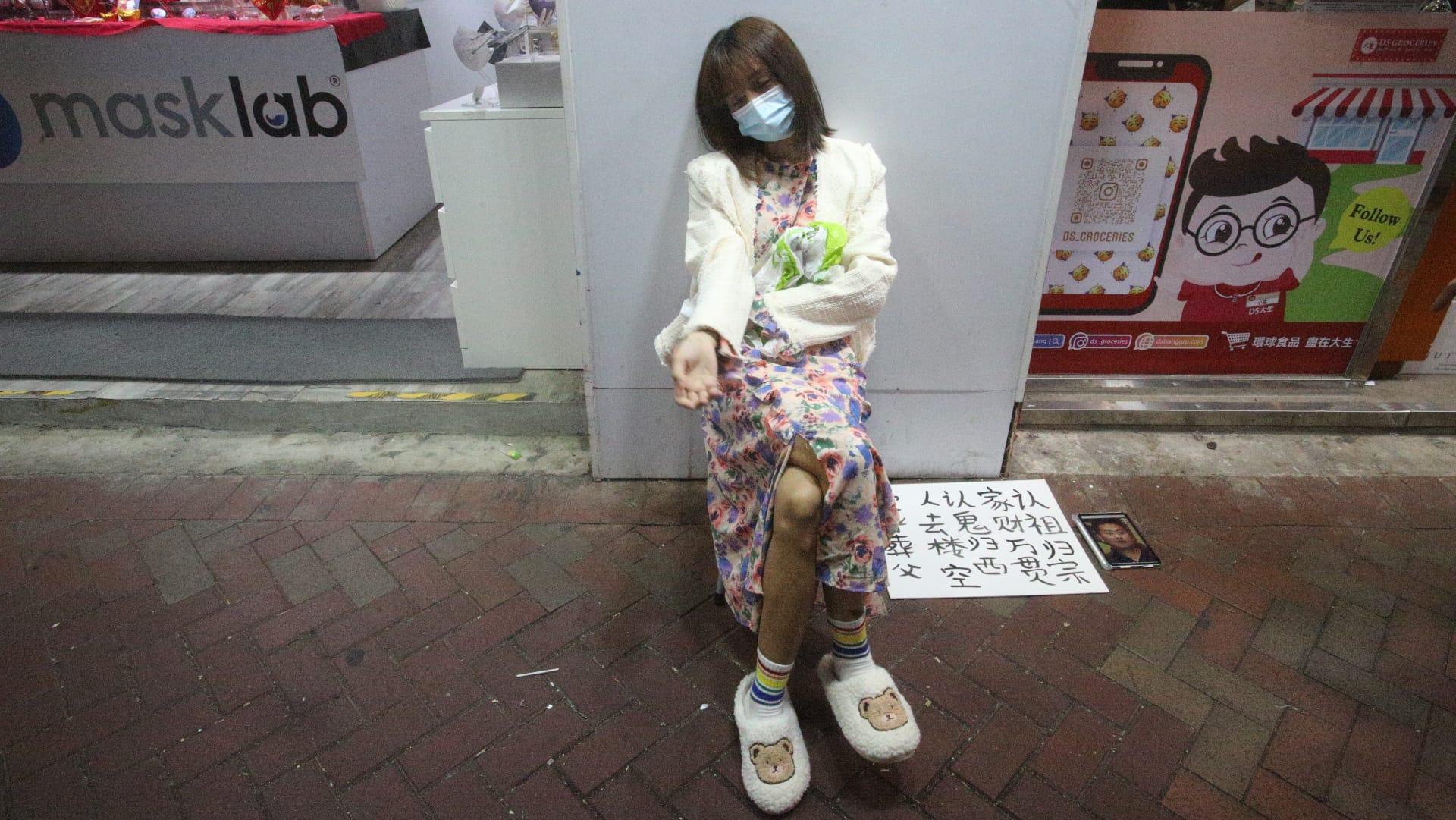 旺角女子「賣身葬父」　索價30萬元叱喝拍照途人