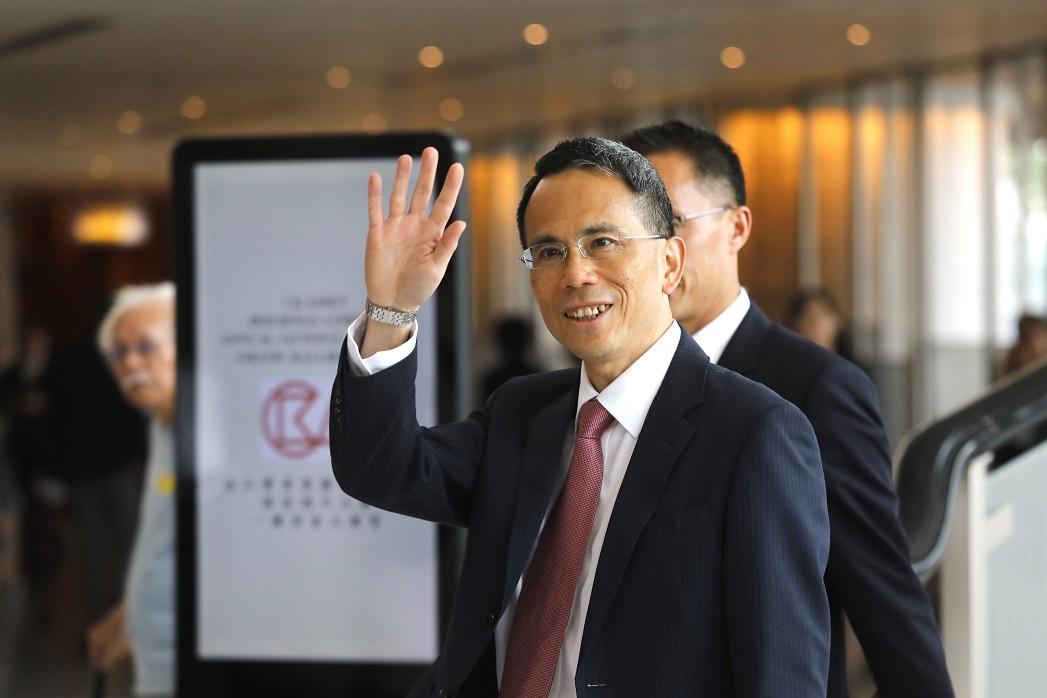 企業放榜｜受累加息 長江生命少賺19% 削派息