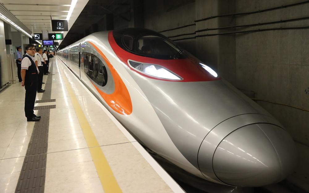 消息指高鐵香港段下周六復運部分長途，4月1日起通全國。(資料圖片)