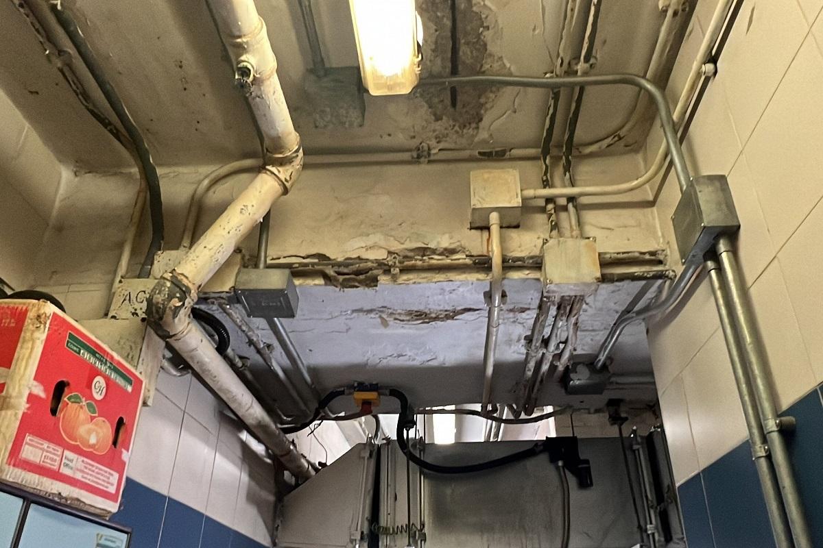 醫管局表示，部分設施可能會鑿開結構或拆除部分構件作檢查，呼籲公眾毋須恐慌。