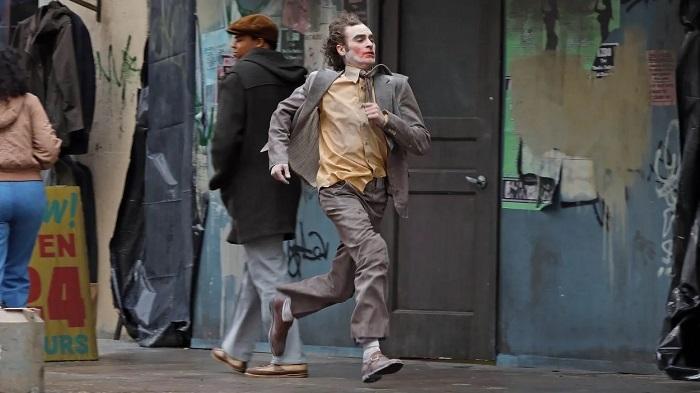 《小丑》續集街拍 3個祖昆馮力士四處狂奔