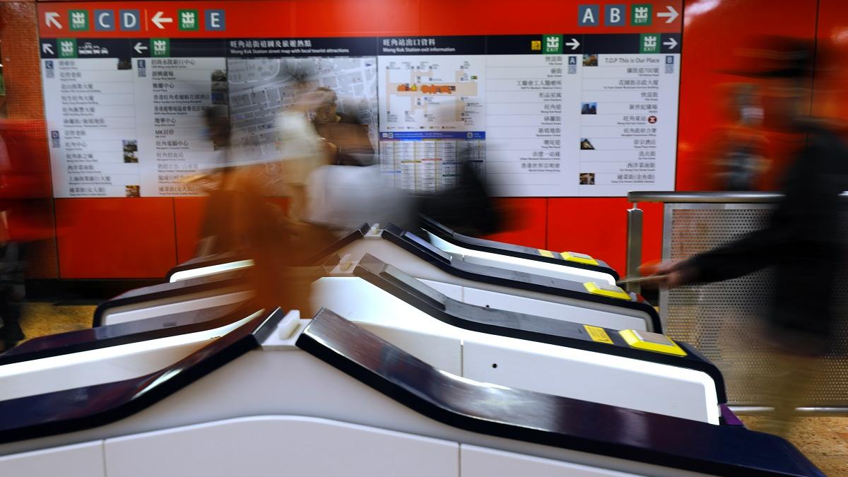 港鐵今年度將按票價調整機制加價2.3%，是2019年後再次加價。(林俊源攝)