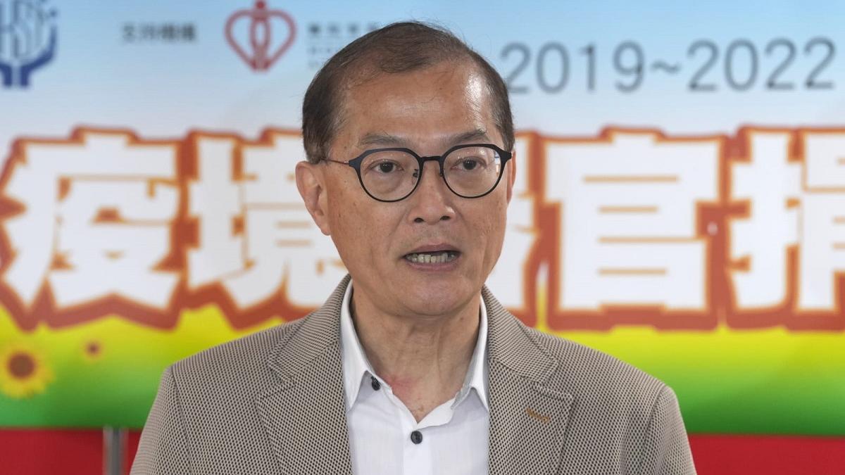 盧寵茂表示，已要求醫管局就屯門醫院急症室水浸一事交報告。(陳奕釗攝)