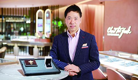 周大福老臣子陳世昌退任執董，已加入周大福35年。(周大福網站)