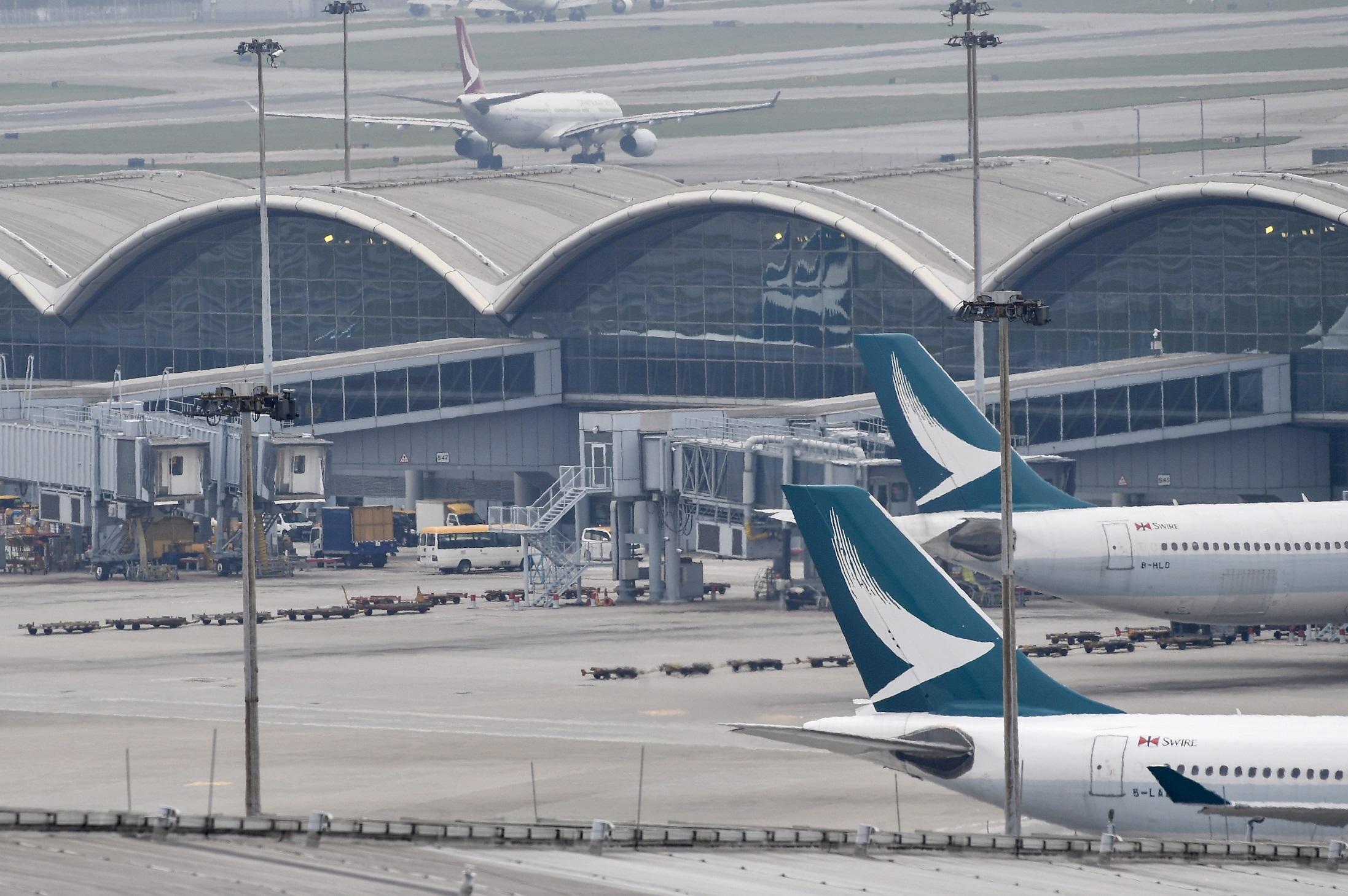 企業數據｜國泰上月客運飆42倍 回復疫前50%