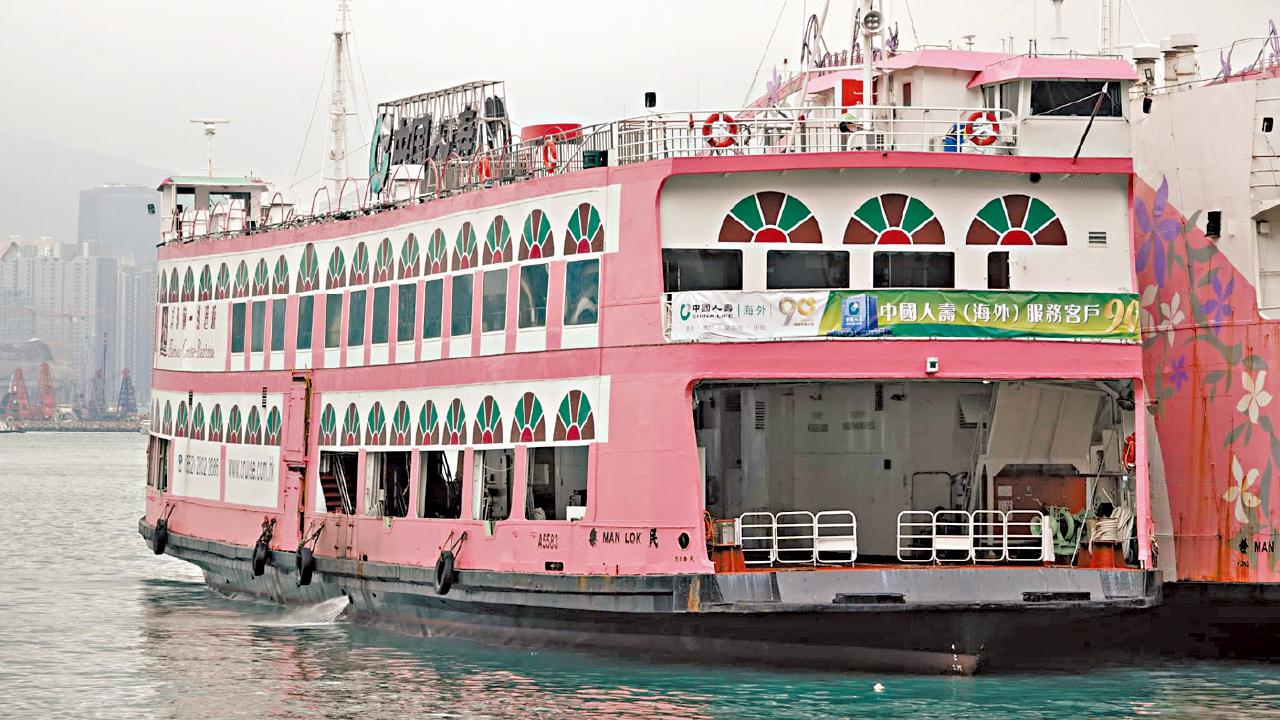 內地團分流上觀光船用膳 45分鐘船程享維港景