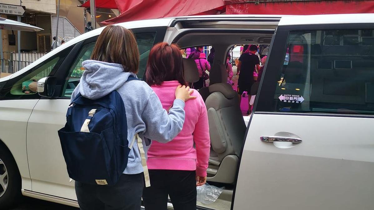 警方觀塘掃黃物華街拘47歲流鶯