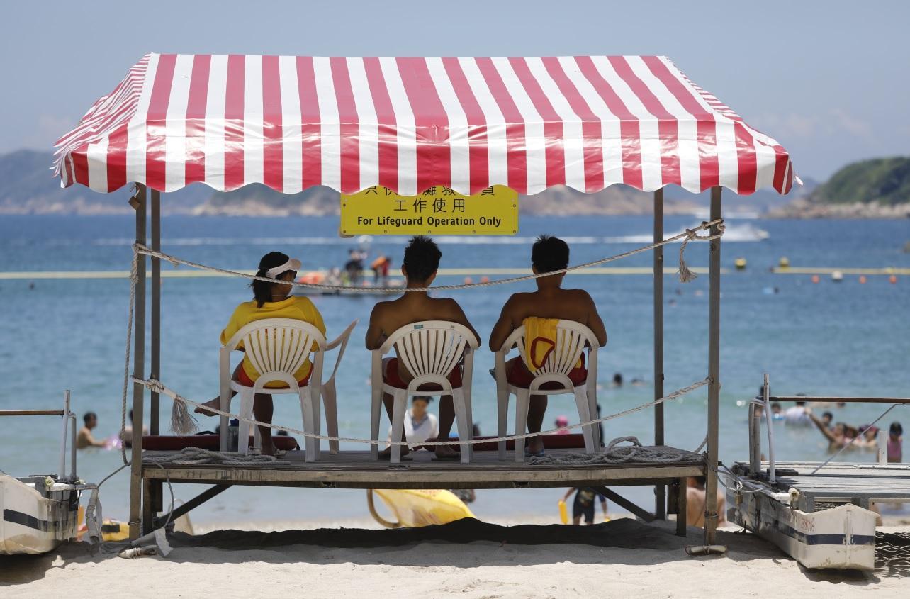 不足一半公眾泳灘開放 工會：救生員嚴重短缺 