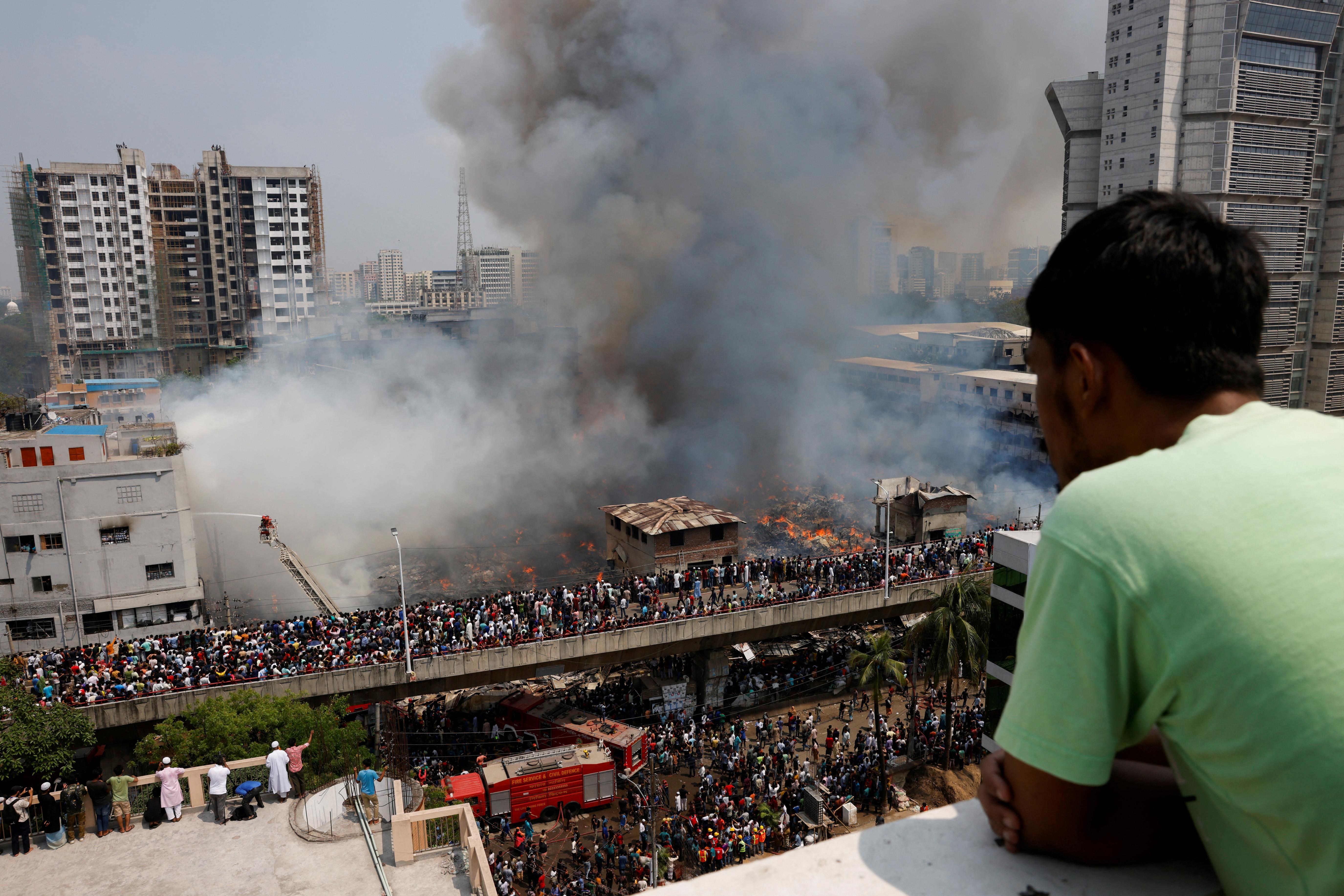 孟加拉市場大火(路透社)