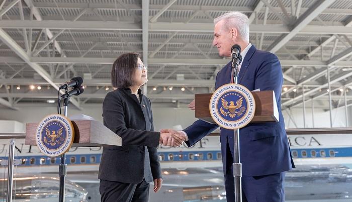 美國眾議院議長麥卡錫與蔡英文會面。(路透社)