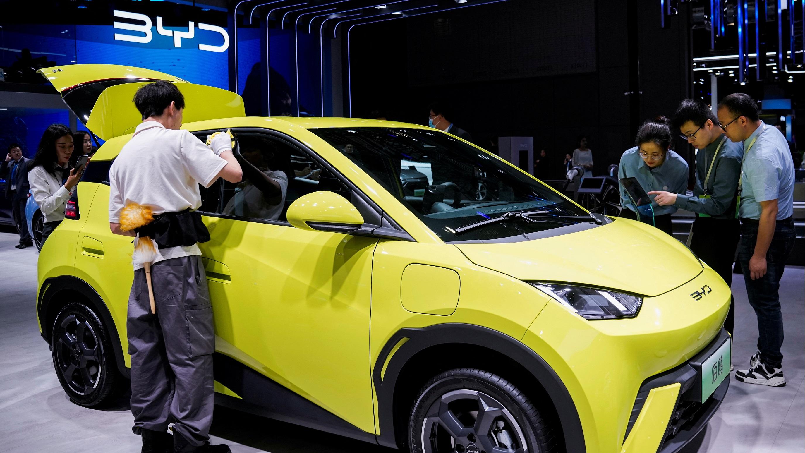 比亞迪績前反彈  相關認購證升幅顯著