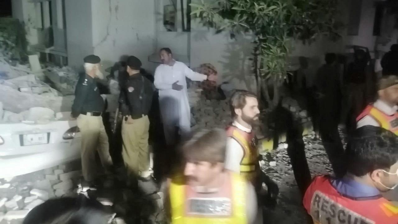 巴基斯坦一個反恐辦公室發生爆炸。(路透社)