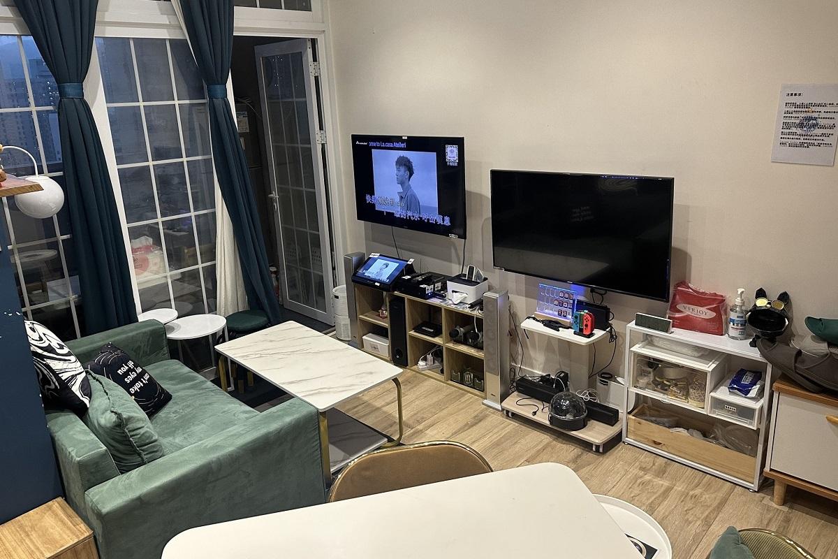 海關行動中檢獲9套用作播放懷疑侵權歌曲的卡拉OK播放機。(政府新聞處)