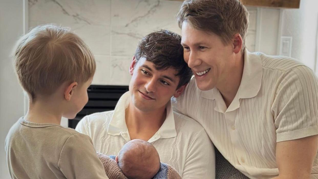 跳水王子戴利再做老竇 與夫兒合照曬一家四口全家福