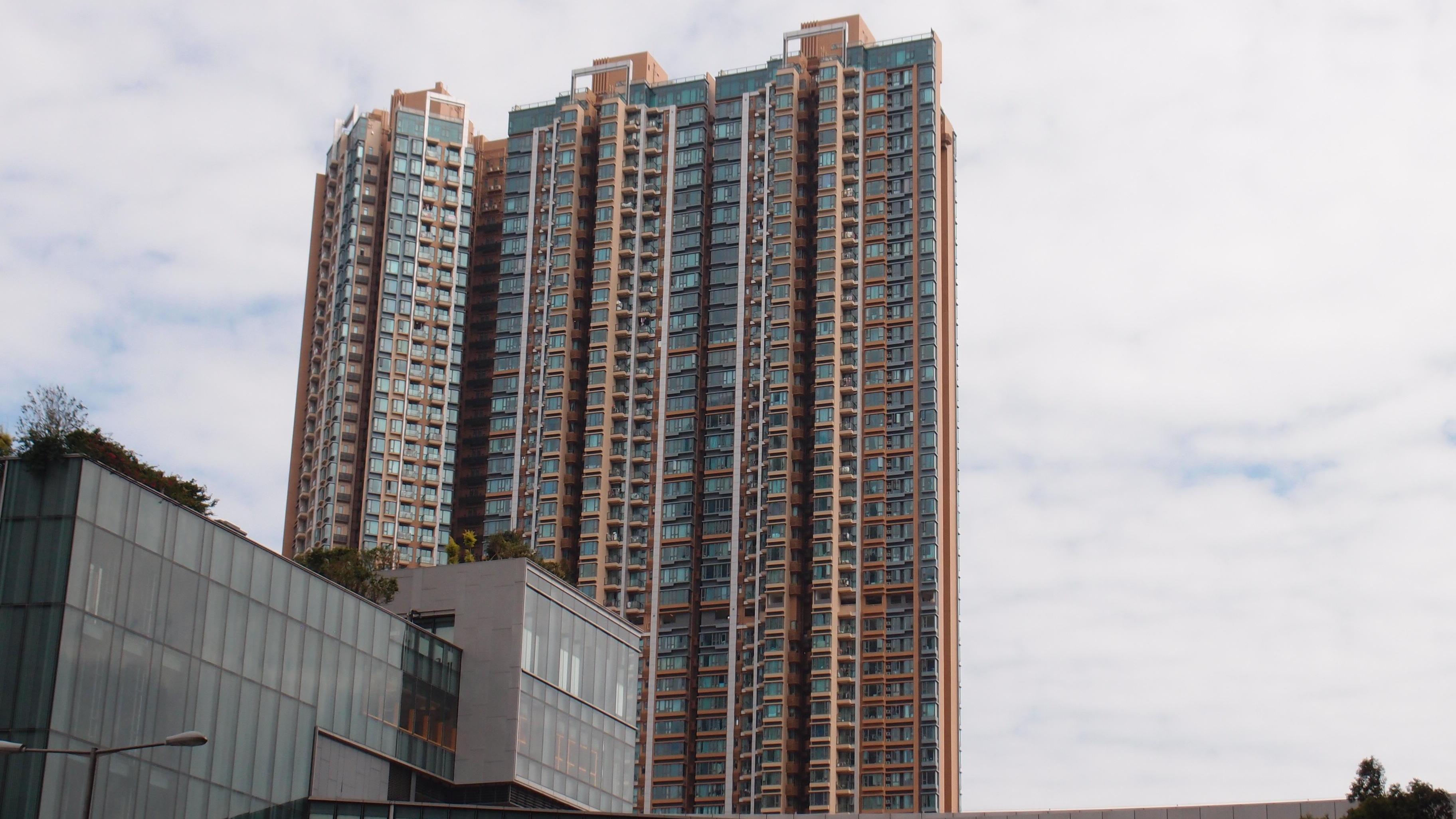 鐵路沿線屋苑元朗Grand YOHO近期租賃表現靠穩，本月暫錄約6宗租賃成交，平均呎租約33元。