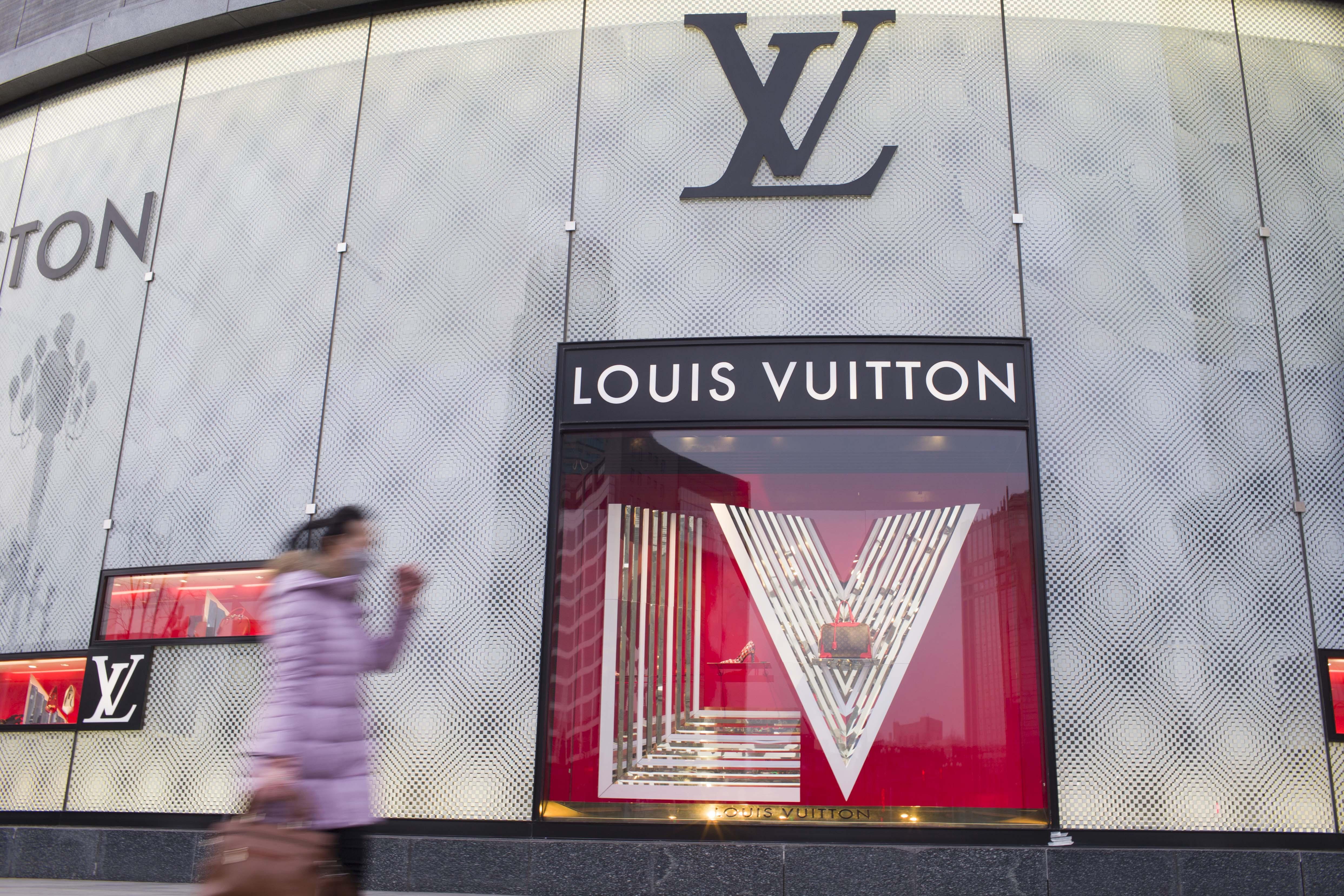 奢侈消費｜LV母企市值超5千億美元 創歐股紀錄