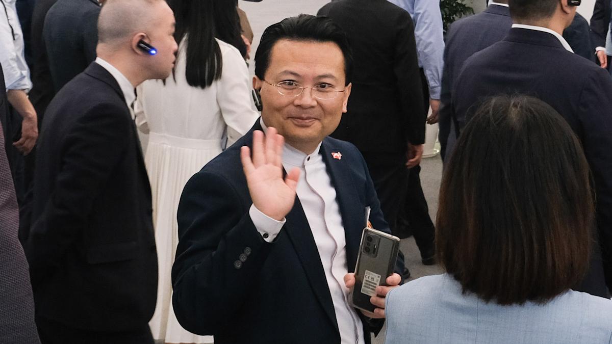 陳勇笑稱與局長乘車時進行了「前車交流會」。(羅庸軒攝)