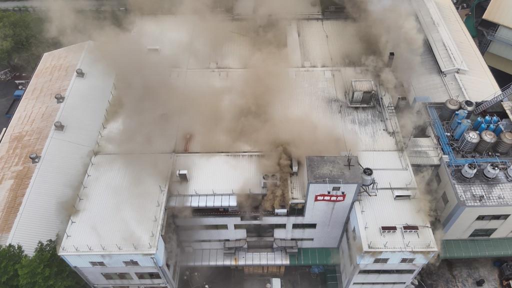 台灣彰化縣食品廠大火救出22人    7人死亡3人危殆  (網上圖片)
