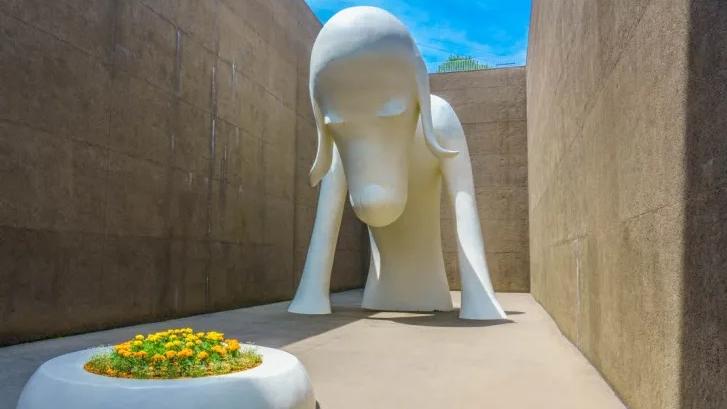 大阪綜合渡假村計劃被指盜用了奈良美智作品作為想像圖。(網上圖片)