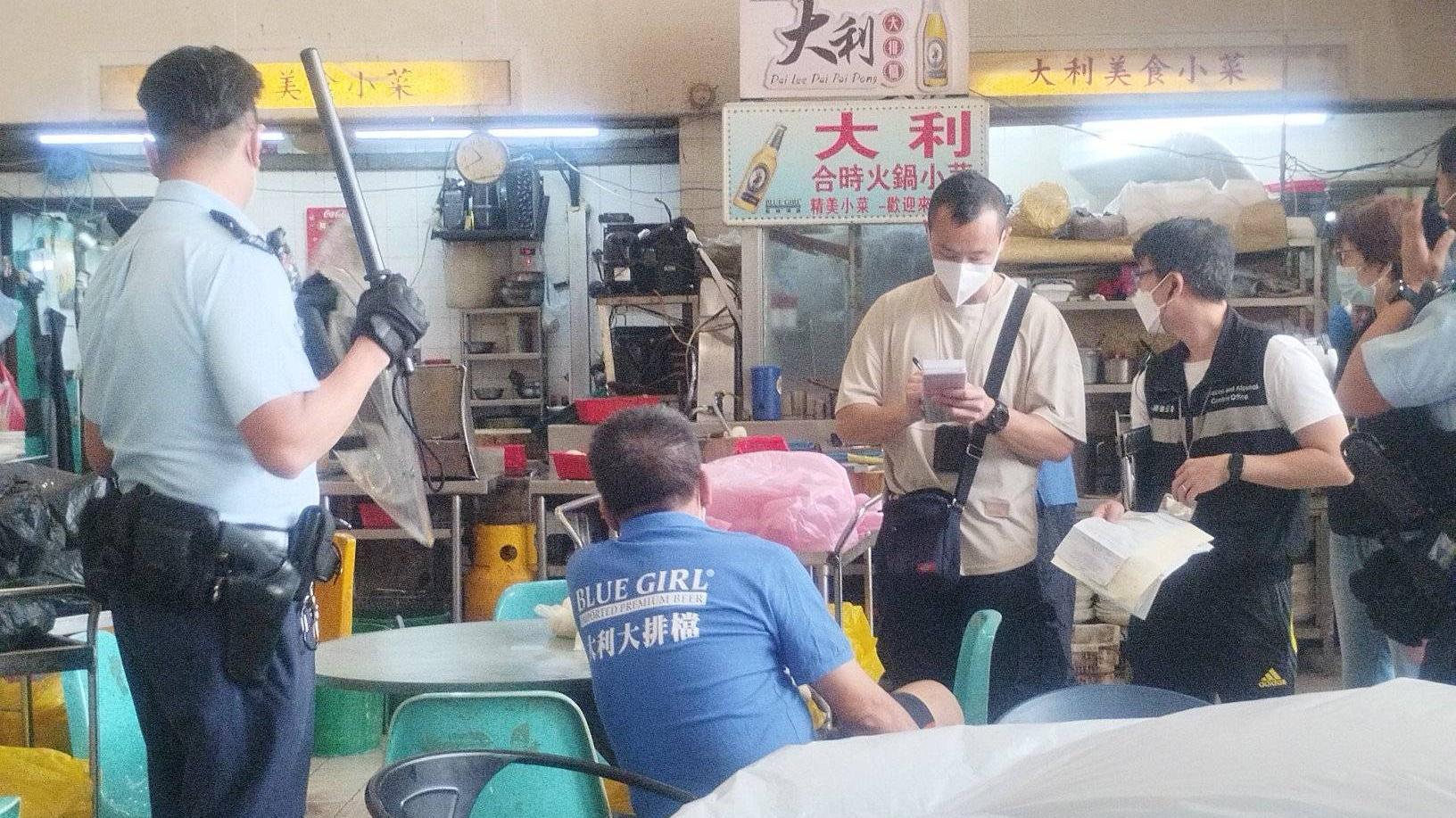 深水埗中年漢擸刀抗衡控煙辦人員票控　警員持盾牌到場制止