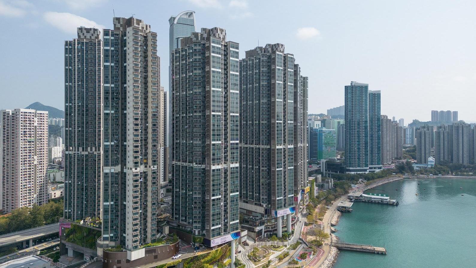 荃灣西站上蓋屋苑海之戀，本月暫錄6宗買賣成交，按月表現持平。