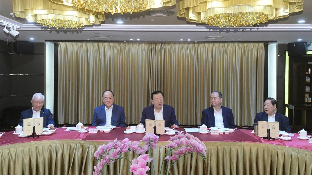 夏寶龍最後一日考察，早上到訪澳門科技大學。(國務院港澳辦)