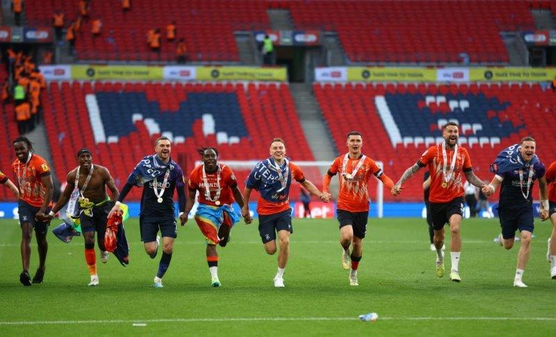 盧頓下季將升上英超作賽