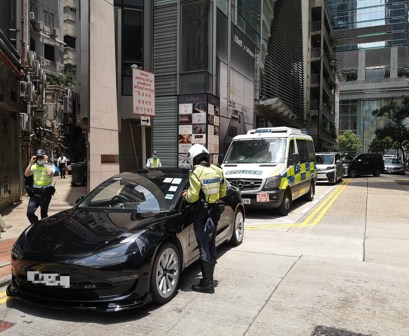 港島總區交通日　警發2693張牛肉乾拖走5車