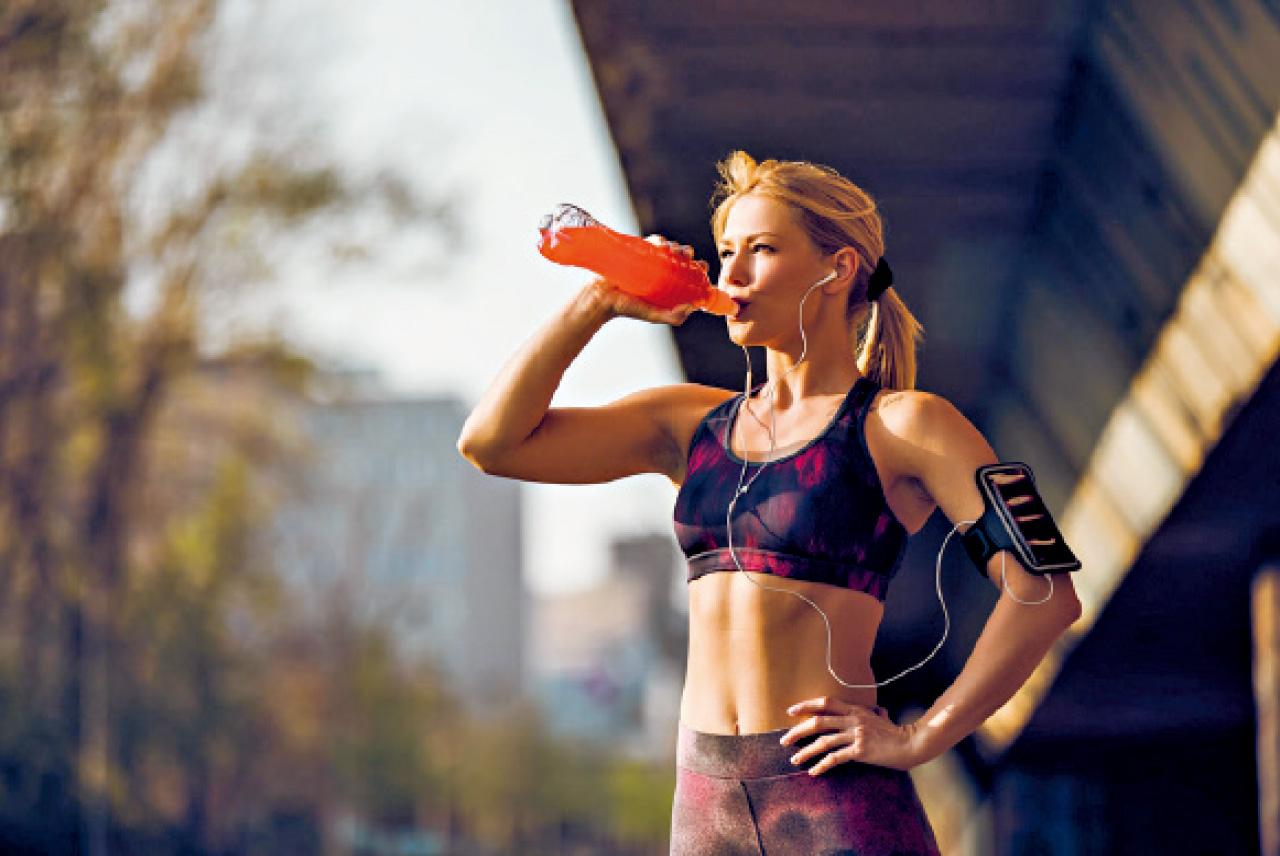 克服炎夏 運動飲品的功效與注意