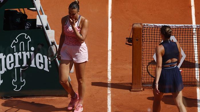 高絲杜克在賽後拒與莎巴蘭卡握手。(路透社)